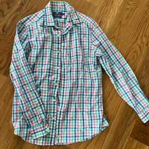 Vineyard Vines button up shirt